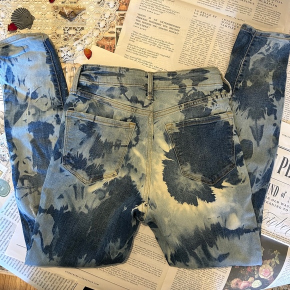 Old Navy distressed tie dye skinny jeans - Picture 3 of 3